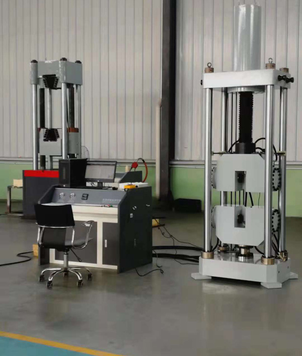 液壓拉力機(jī)調(diào)試車(chē)間