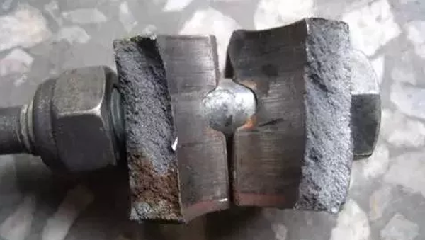 圖2:鑄件冷卻時斷裂